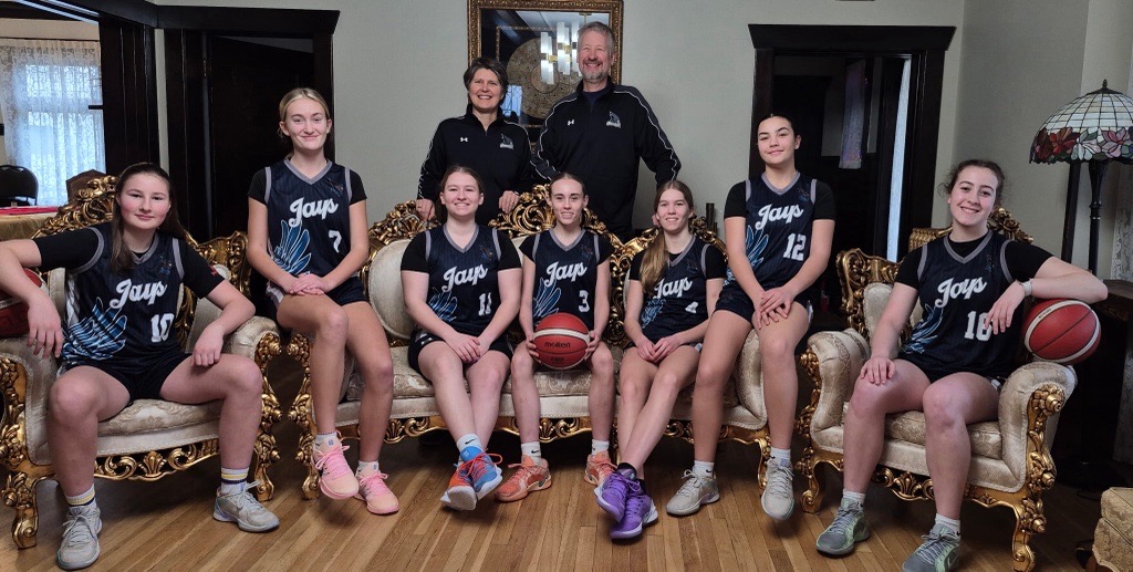 Sr Girls Basketball Team